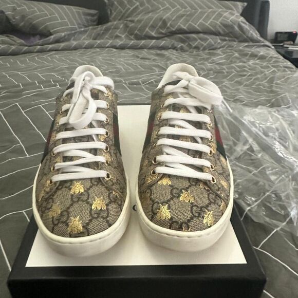 Gucci Ace GG Supreme sneaker with bees - Picture 1 of 10